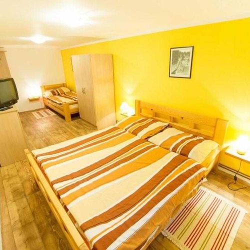 Apartman se sprchou s vlastní kuchyňkou pro 4 os. se 2 ložnicemi