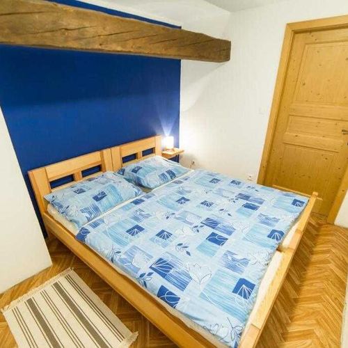 Apartman se sprchou s privátní koupelnou mimo apartmán pro 8 os. se 3 ložnicemi (s možností přistýlky)