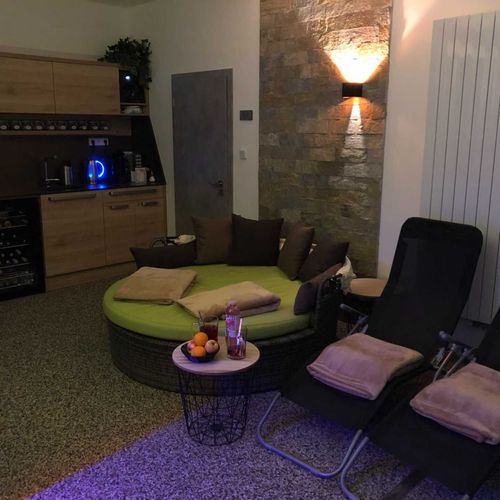 Apartament cu baie cu chicinetă proprie cu 2 camere pentru 6 pers.