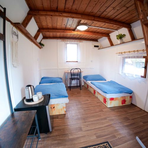 Chata 4-osobowy z tarasem ze wspólnym aneksem kuchennym