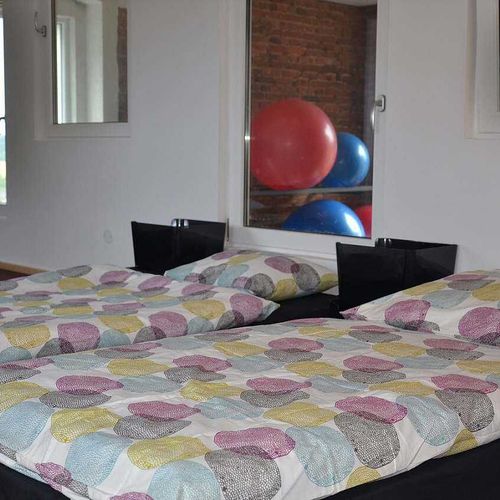 Chata cu duș cu bucătărie proprie pentru 25 pers. (se inchirieaza doar integral)