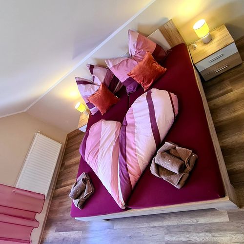 Apartament pentru 6 pers. (se inchirieaza doar integral)