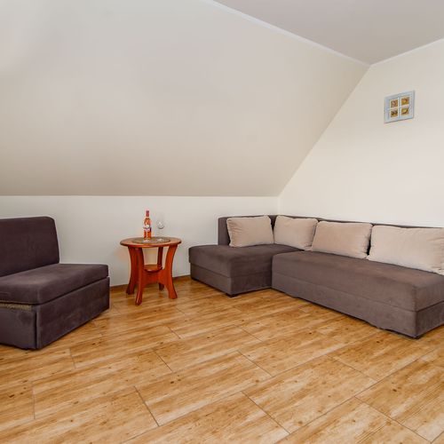 Apartament la etaj dormitory cu 2 camere pentru 4 pers.