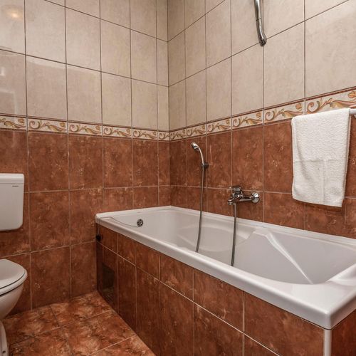 Apartament pentru 6 pers. (se inchirieaza doar integral)