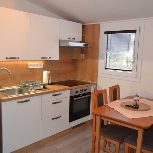 Apartament cu bucătărie proprie pentru 4 pers. (se inchirieaza doar integral) (se poate solicita pat suplimentar)