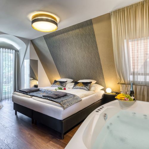 Deluxe Suita s balkónem s manželskou postelí s 1 ložnicí