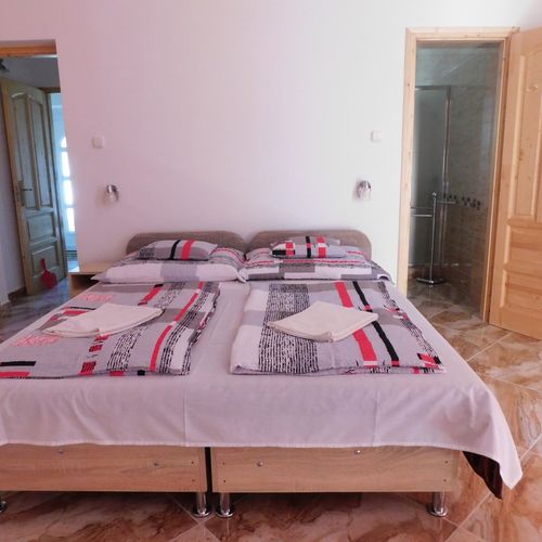 Apartament cu balcon cu vedere spre munte cu 1 camera pentru 3 pers.
