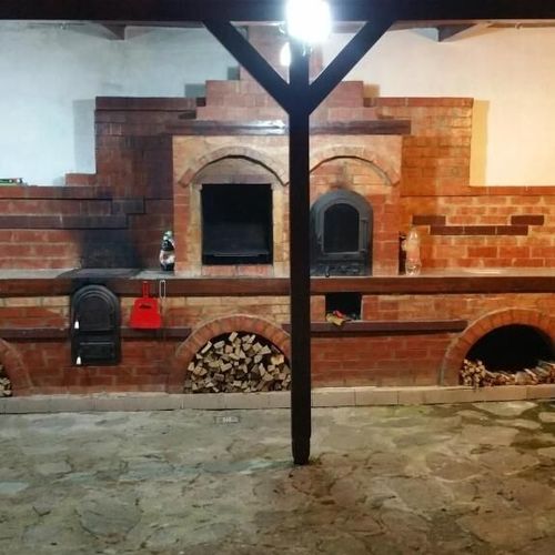 Casă de vacanță la parter cu vedere spre pădure pentru 9 pers. (se inchirieaza doar integral)