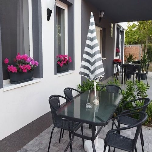 Apartament 4-osobowy z 2 pomieszczeniami sypialnianymi (możliwa dostawka)