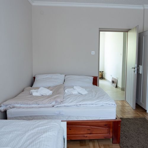 Apartament întreaga unitate cu panoramă pentru 8 pers. (se inchirieaza doar integral)