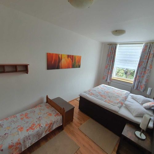 Apartament cu duș cu bucătărie proprie cu 2 camere pentru 5 pers.