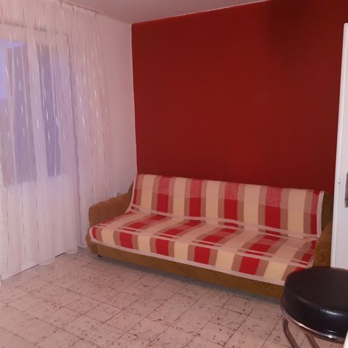 Casă de weekend la parter pentru 4 pers. (se inchirieaza doar integral)