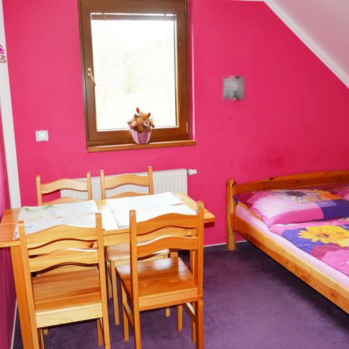 Apartament cu chicinetă comună cu 2 camere pentru 5 pers. (se poate solicita pat suplimentar)