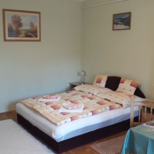 Apartament 2-osobowy na parterze z 1 pomieszczeniem sypialnianym (możliwa dostawka)