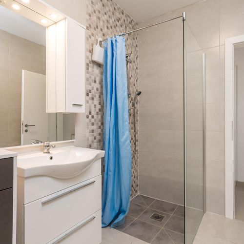 Apartament pentru 3 pers. (se inchirieaza doar integral)