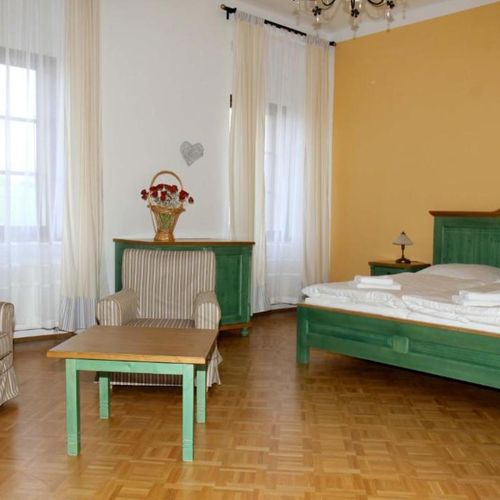 Apartament cu duș cu chicinetă comună cu 1 camera pentru 2 pers.