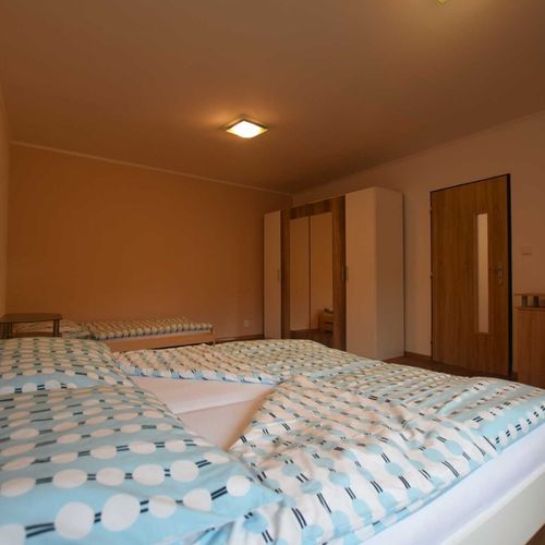 Apartament cu duș cu bucătărie proprie cu 1 camera pentru 4 pers.