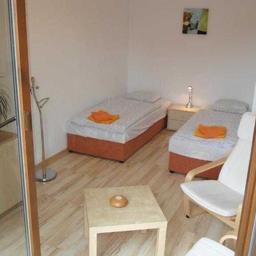 Apartament studio cu duș cu 1 camera pentru 2 pers. (se poate solicita pat suplimentar)
