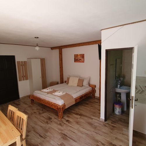 Apartament family la parter cu 1 camera pentru 3 pers.