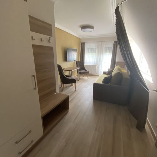 Apartament la mansardă cu vedere spre oraș cu 2 camere pentru 4 pers.