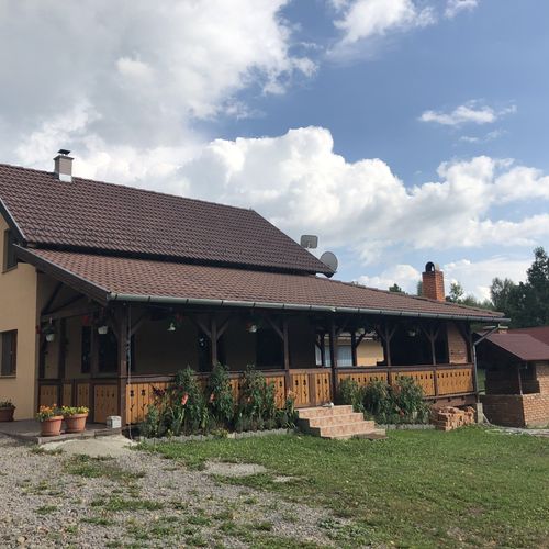 Cabană family pentru 10 pers. (se inchirieaza doar integral)