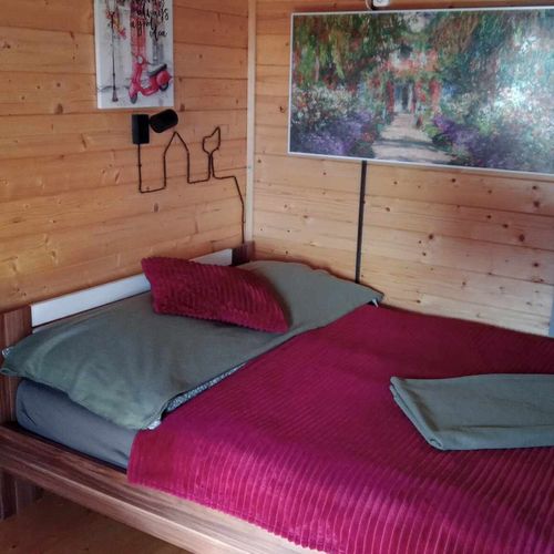 Cabană family a pentru 4 pers. (se inchirieaza doar integral) (se poate solicita pat suplimentar)