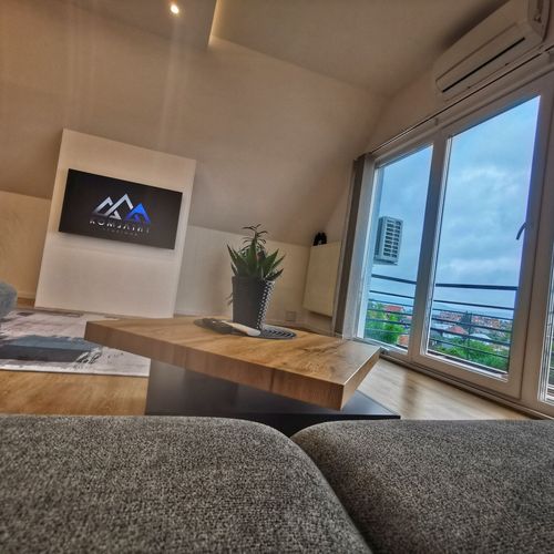 Apartament gold la etaj cu 1 camera pentru 2 pers.