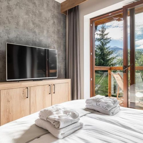 Apartament 3-osobowy z balkonem z widokiem na góry z 1 pomieszczeniem sypialnianym