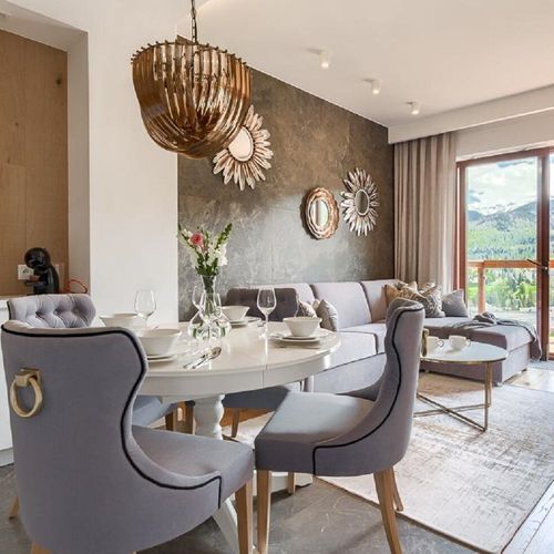 Apartament 4-osobowy z balkonem z widokiem na góry z 2 pomieszczeniami sypialnianymi