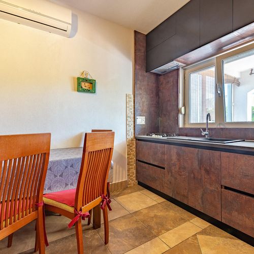 Apartament pentru 4 pers. (se inchirieaza doar integral)