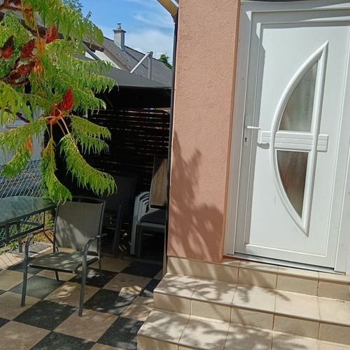 Apartament lux cu aer condiționat pentru 16 pers. (se inchirieaza doar integral)