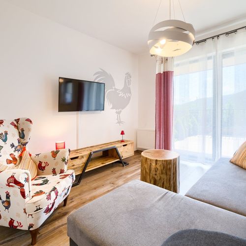 Apartament la parter cu vedere spre munte cu 2 camere pentru 4 pers.
