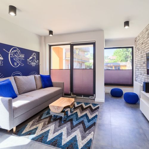 Apartament 4-osobowy z widokiem na dziedziniec z 2 pomieszczeniami sypialnianymi