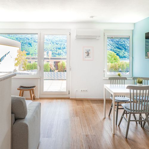Apartament deluxe pentru 6 pers. (se inchirieaza doar integral)