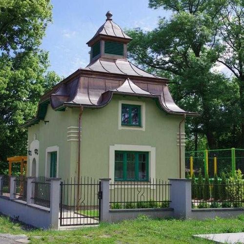 Rekreační dům (jako celek) se zahradou s vlastní kuchyní pro 4 os. (s možností přistýlky)