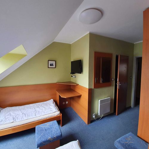 Apartman s vlastní kuchyňkou pro 7 os. se 2 ložnicemi s výhledem do zahrady (s možností přistýlky)