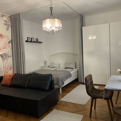 Apartman pro 4 os. s 1 ložnicí s výhledem do dvora na přízemí