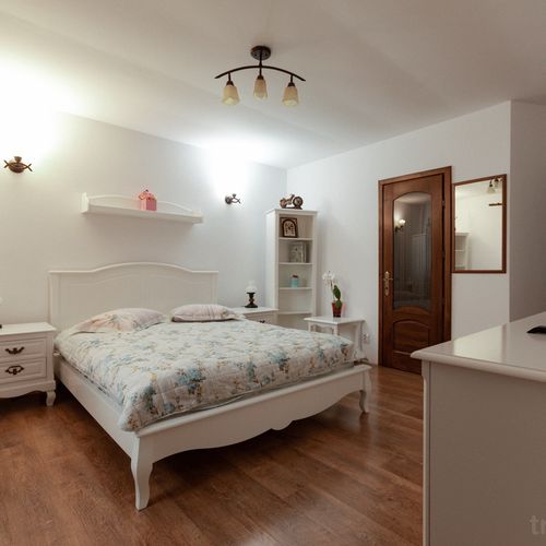 Apartament deluxe la parter cu 1 camera pentru 3 pers.