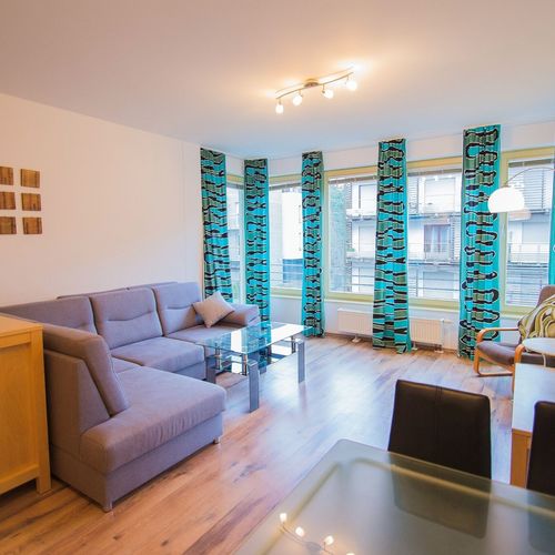 Apartament 4-osobowy na piętrze z balkonem z 2 pomieszczeniami sypialnianymi