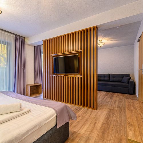 Suita junior cu balcon cu 1 camera pentru 4 pers.