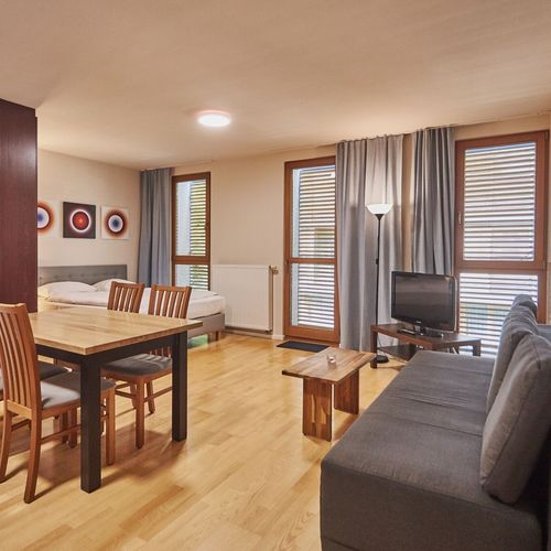 Apartament 4-osobowy na piętrze z balkonem z 1 pomieszczeniem sypialnianym