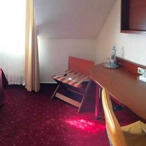 Pokoj se sprchou s privátní koupelnou mimo apartmán pro 2 os.