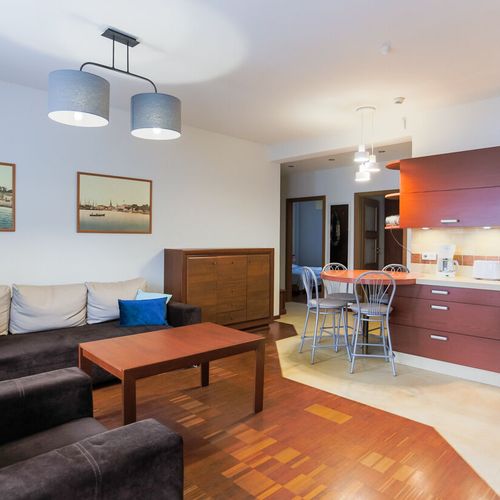Apartament la etaj cu balcon cu 3 camere pentru 6 pers.