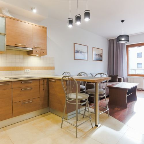 Apartament la etaj cu balcon cu 2 camere pentru 4 pers.