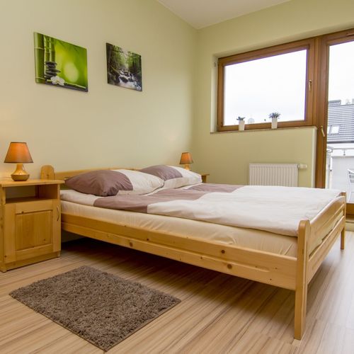 Apartament la etaj cu balcon cu 2 camere pentru 4 pers.
