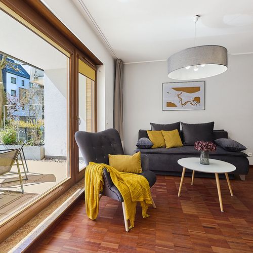 Apartament la parter cu balcon cu 2 camere pentru 4 pers.