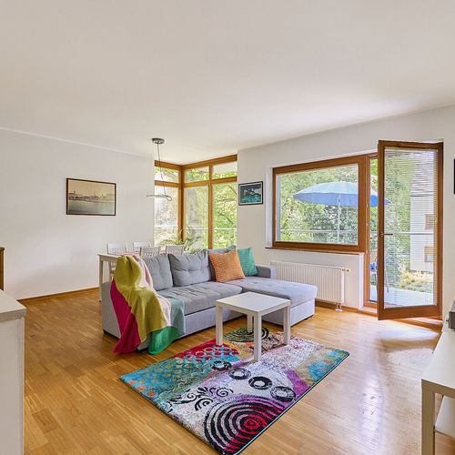 Apartament la etaj cu balcon cu 2 camere pentru 4 pers.