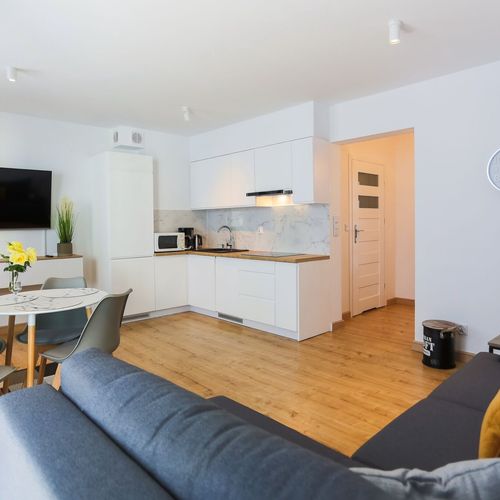 Apartament 4-osobowy na piętrze z balkonem z 2 pomieszczeniami sypialnianymi