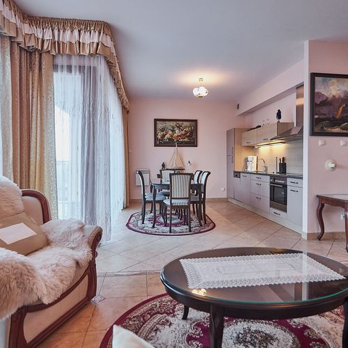 Apartament 6-osobowy na piętrze z balkonem z 3 pomieszczeniami sypialnianymi