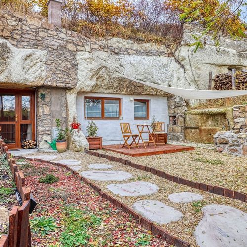 Casă de vacanță pentru 2 pers. (se inchirieaza doar integral)